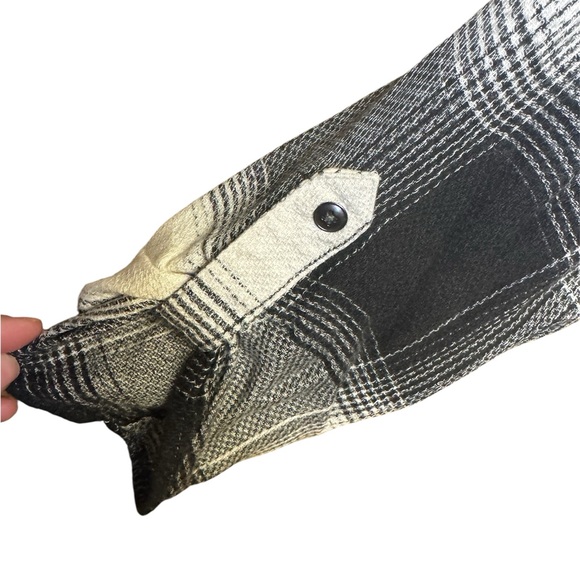 Maurices Black and White Plaid Cardigan Large - Picture 2 of 5